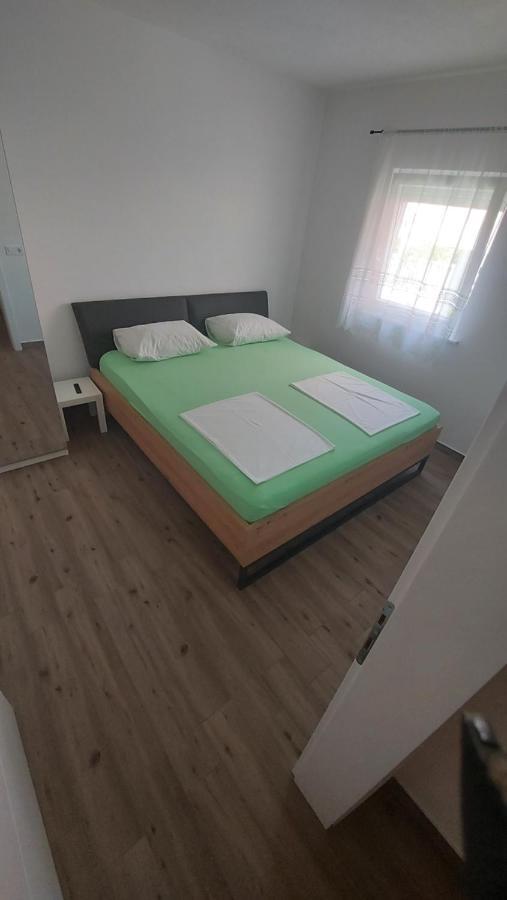 Apartmani Mlinar - Two Bedroom Apartment With Seaview Grebaštica المظهر الخارجي الصورة