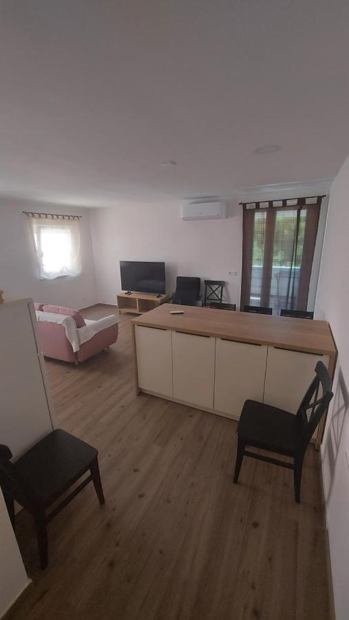 Apartmani Mlinar - Two Bedroom Apartment With Seaview Grebaštica المظهر الخارجي الصورة