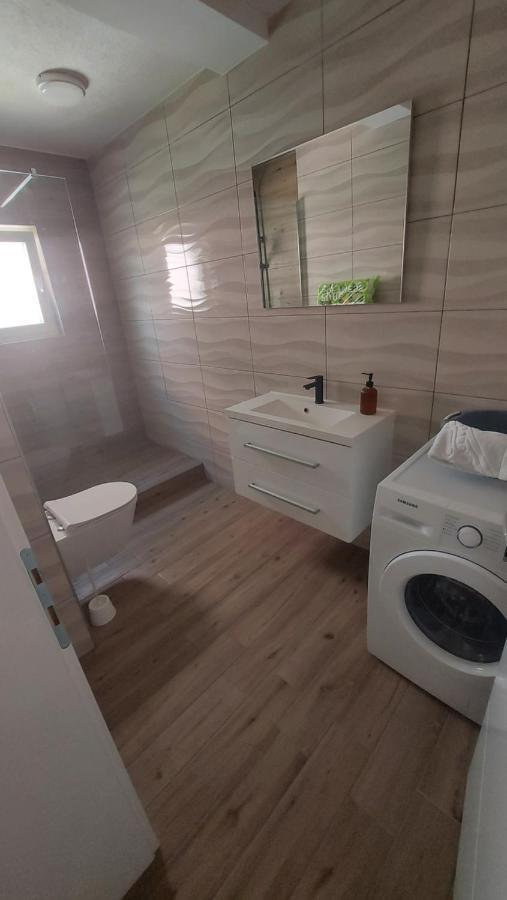 Apartmani Mlinar - Two Bedroom Apartment With Seaview Grebaštica المظهر الخارجي الصورة