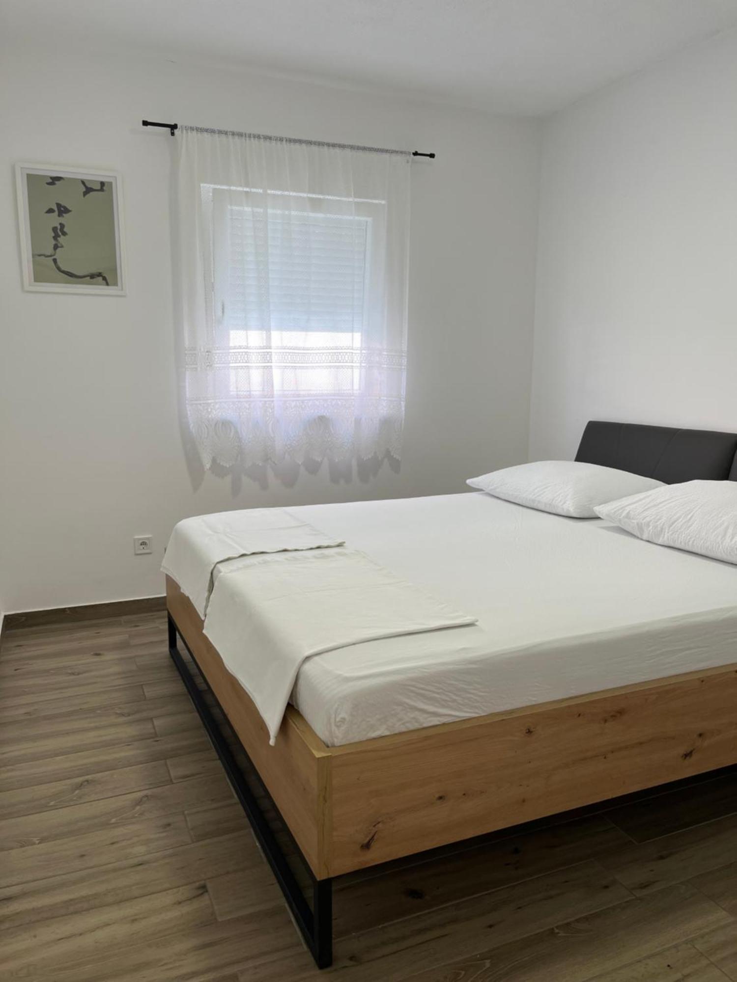 Apartmani Mlinar - Two Bedroom Apartment With Seaview Grebaštica المظهر الخارجي الصورة